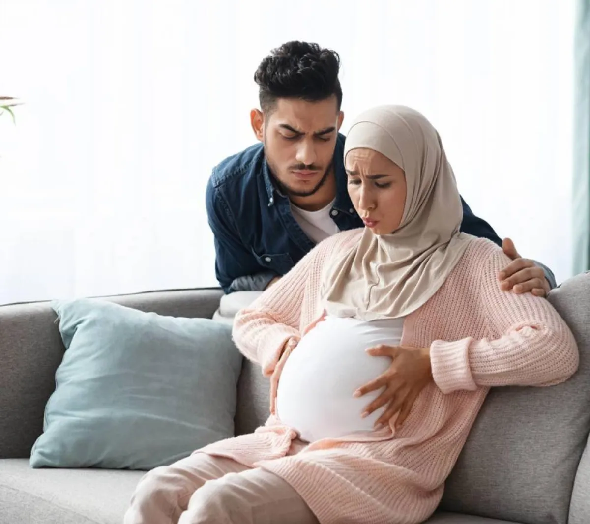 صورة لحامل وزوجها 