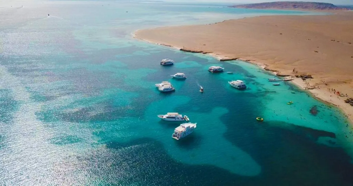جزيرة جفتون تعدّ من أكبر الجزر في البحر الأحمر
