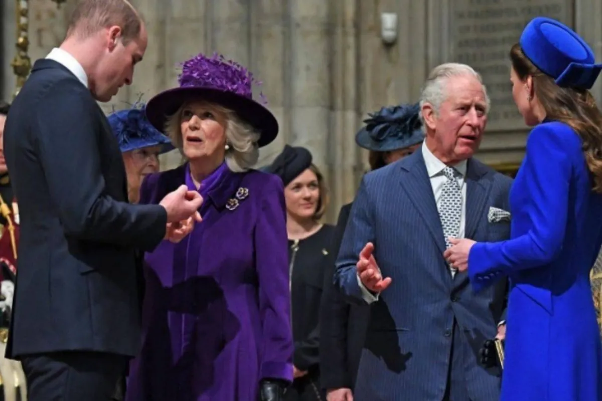 الأمير تشارلز مع أفراد العائلةالمالكة في خدمة يوم الكومنزلث- الصورة من موقع Royal Central