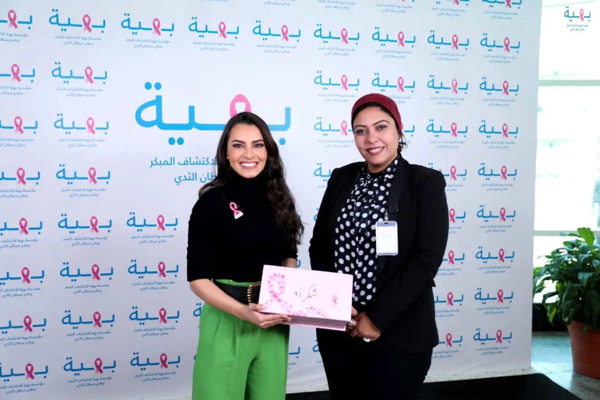 كارمن سليمان في جولة بمستشفى بهية لعلاج السرطان- الصورة من المسؤول الإعلامي للمستشفى