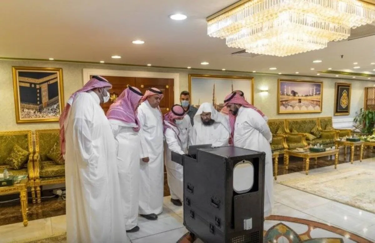 الشيخ السديس خلال التدشين