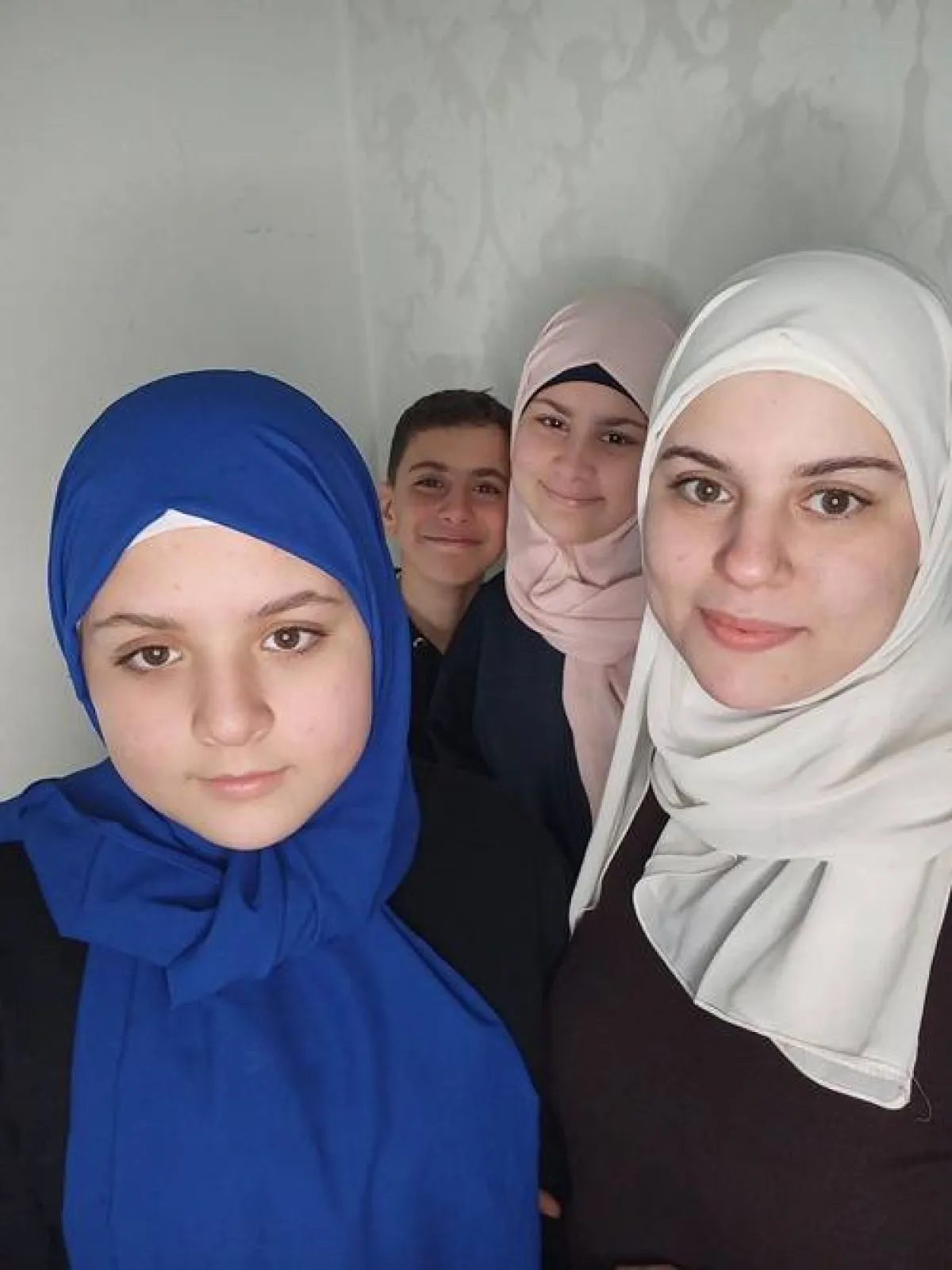 أميرة الحمصي واولادها