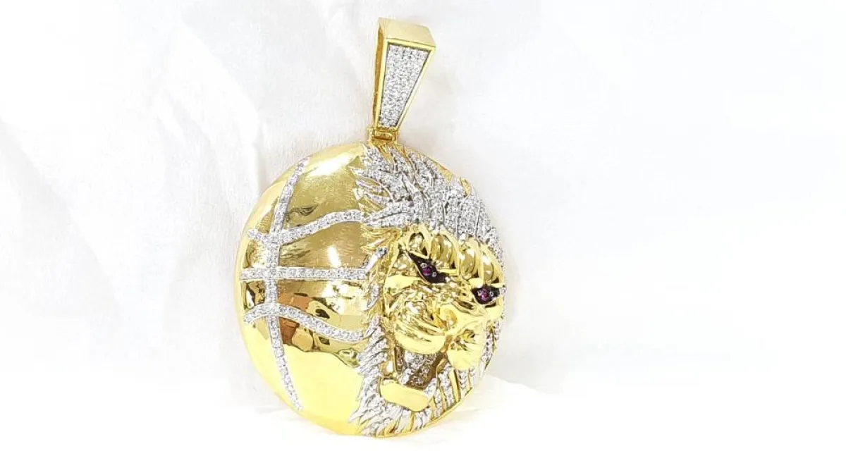 قلادة برأس الأسد من Parasmani Jewellery