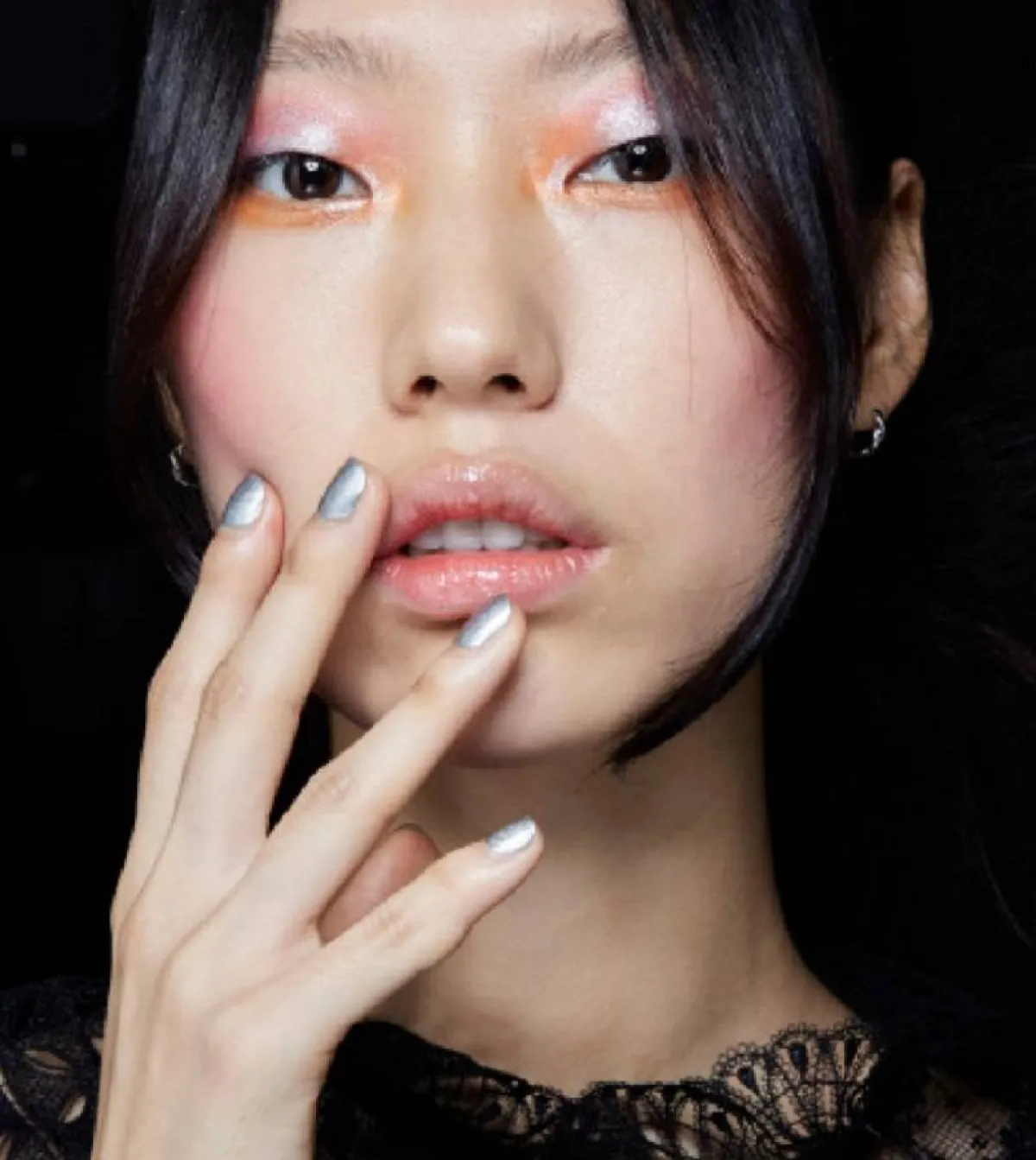 اتجاهات موضة الأظافر لربيع وصيف 2022