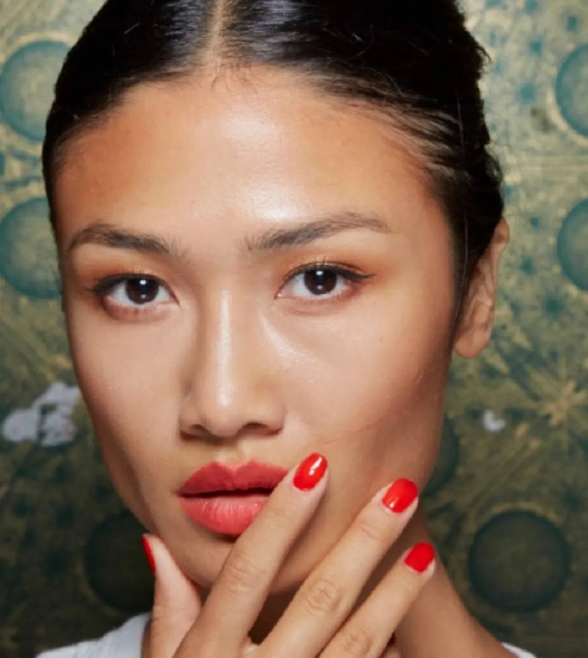 ألوان طلاء الأظافر 2022