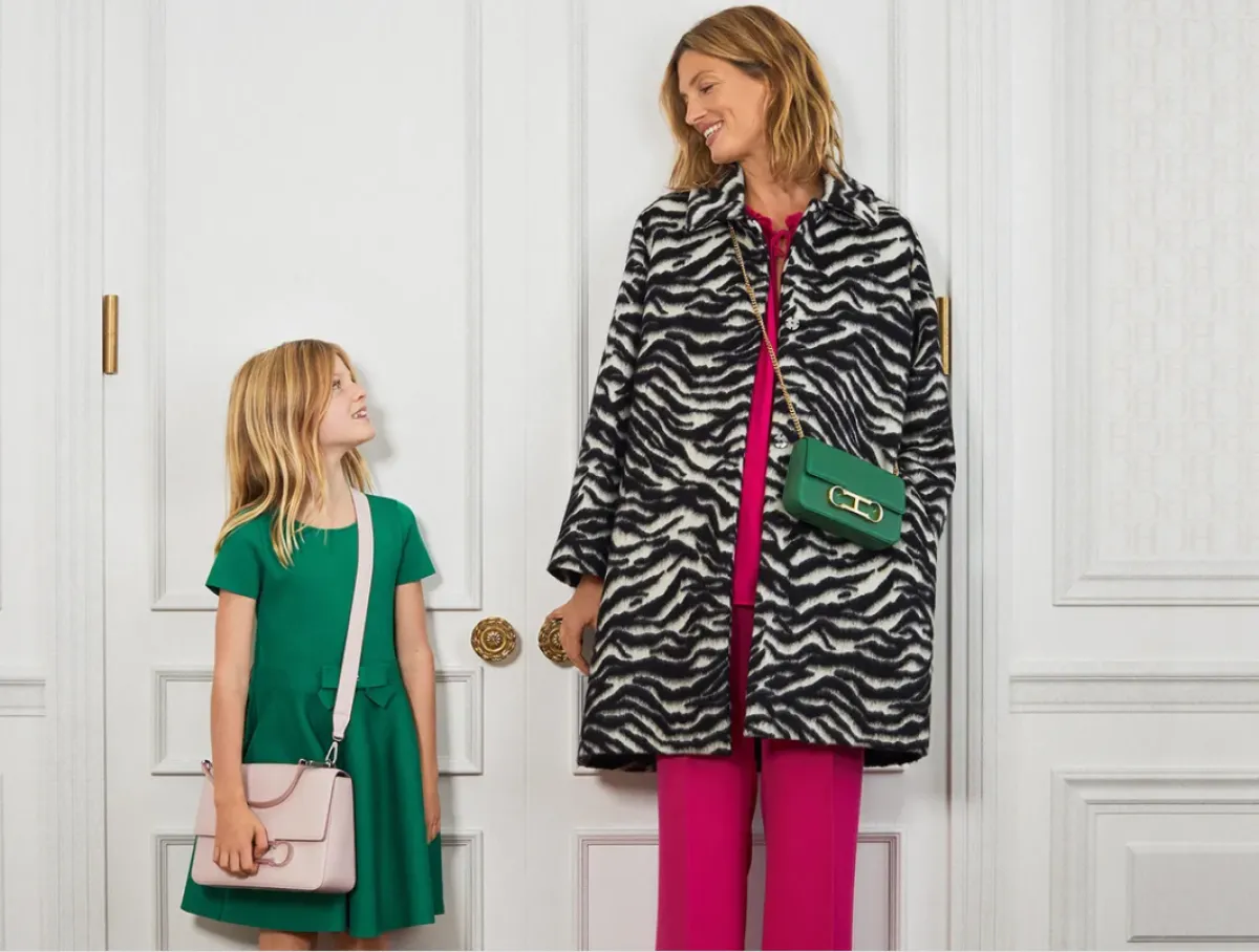 الصورة من موقع كارولينا هيريرا الالكتروني