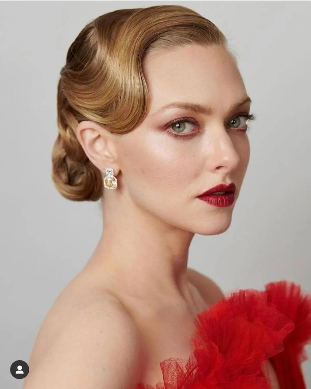 إطلالة أمانداسيفريد في أوسكار 2021