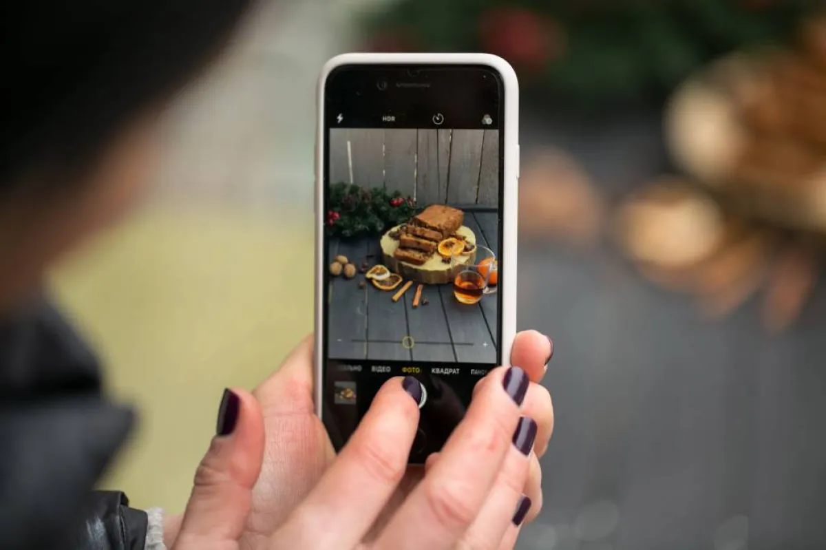 قد لا يعرف الكثير من مستخدمي الـ"آيفون" كيفية حذف الصور عن الجهاز