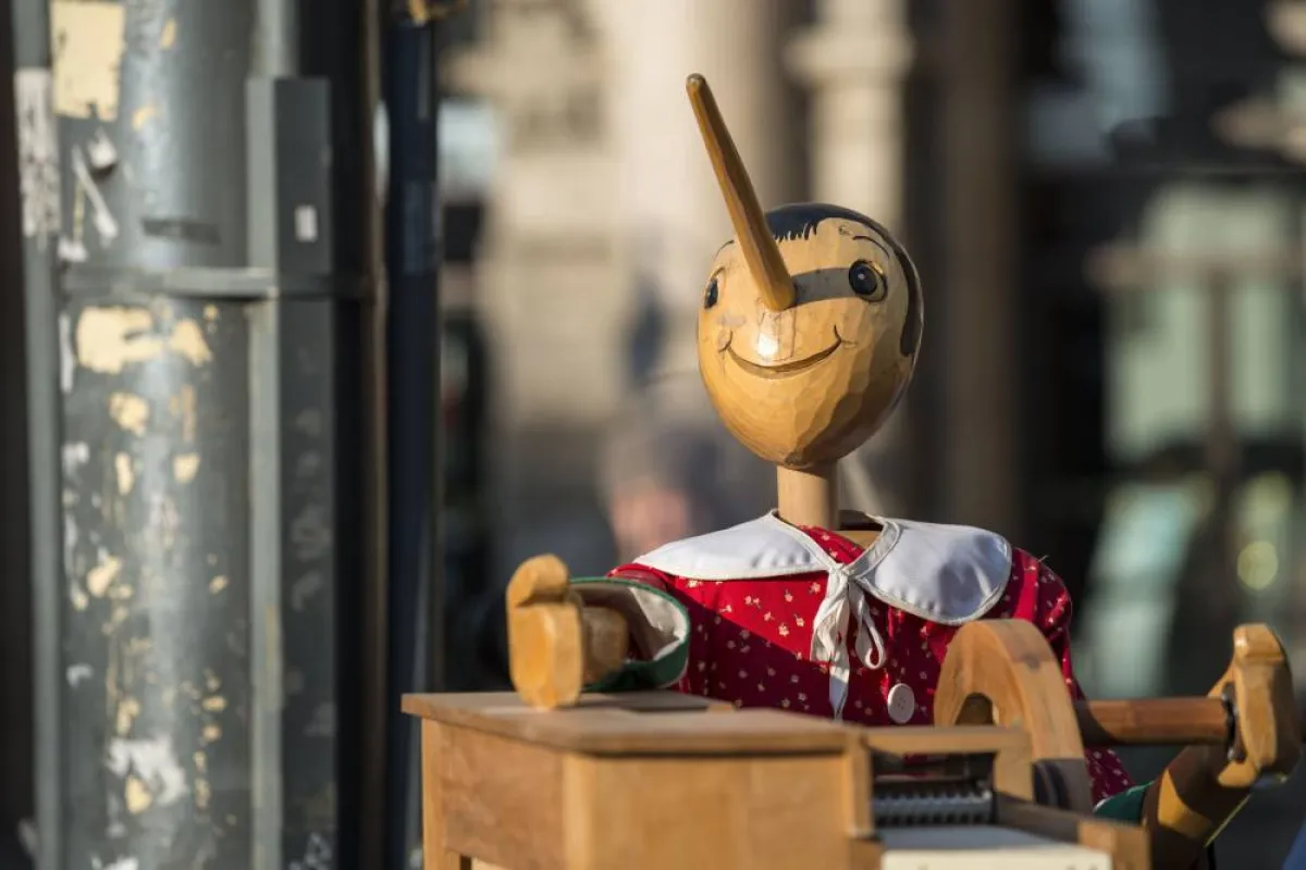 صورة عن الطفل الكذاب