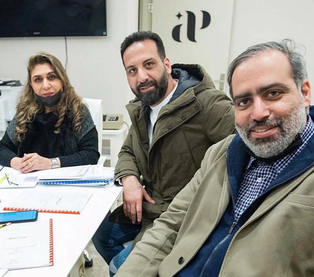 عبدالله التركماني وهيفاء عادل برفقة المخرج خالد جمال - الصورة من حساب خالد جمال على الانستجرام