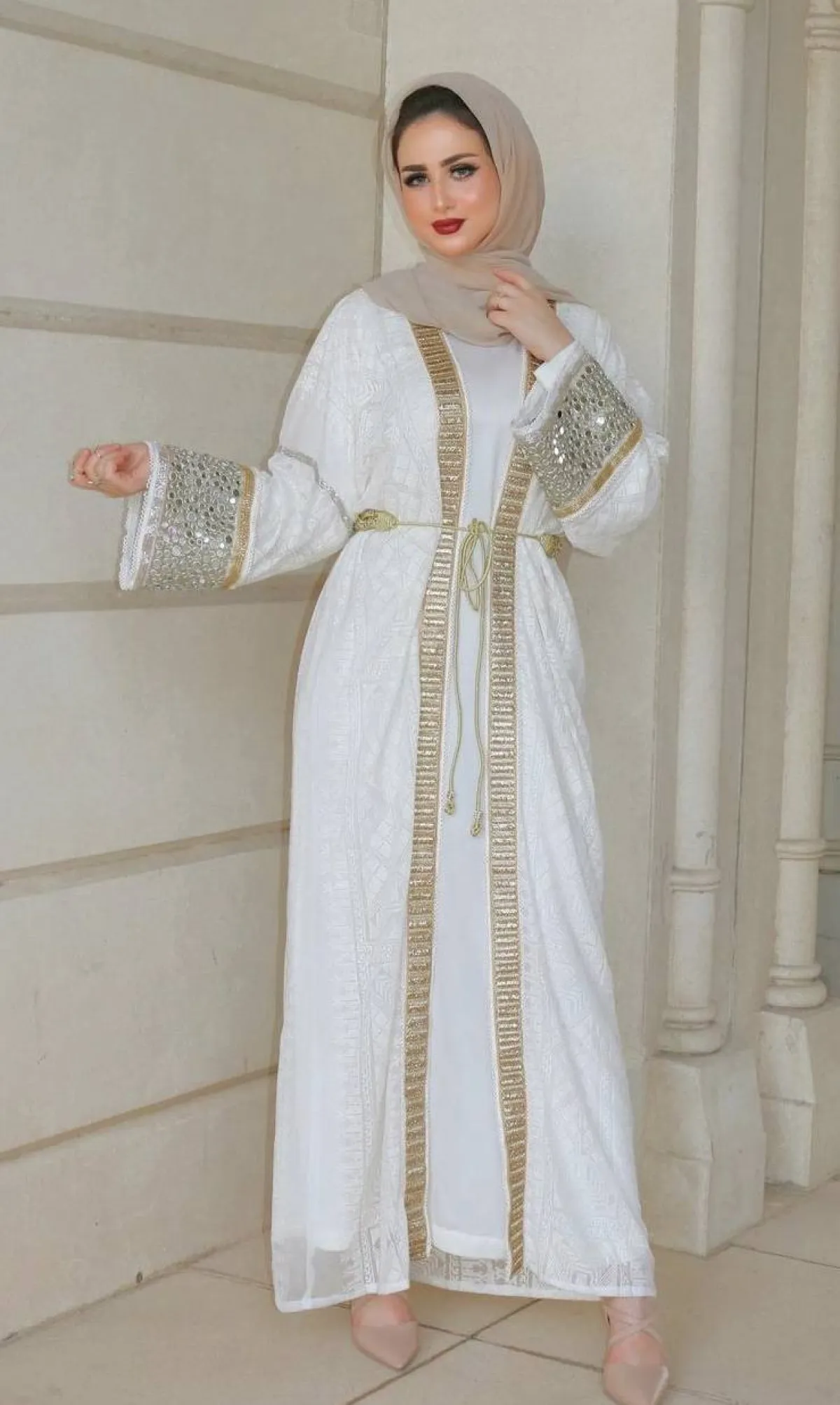 العباية المطرزة