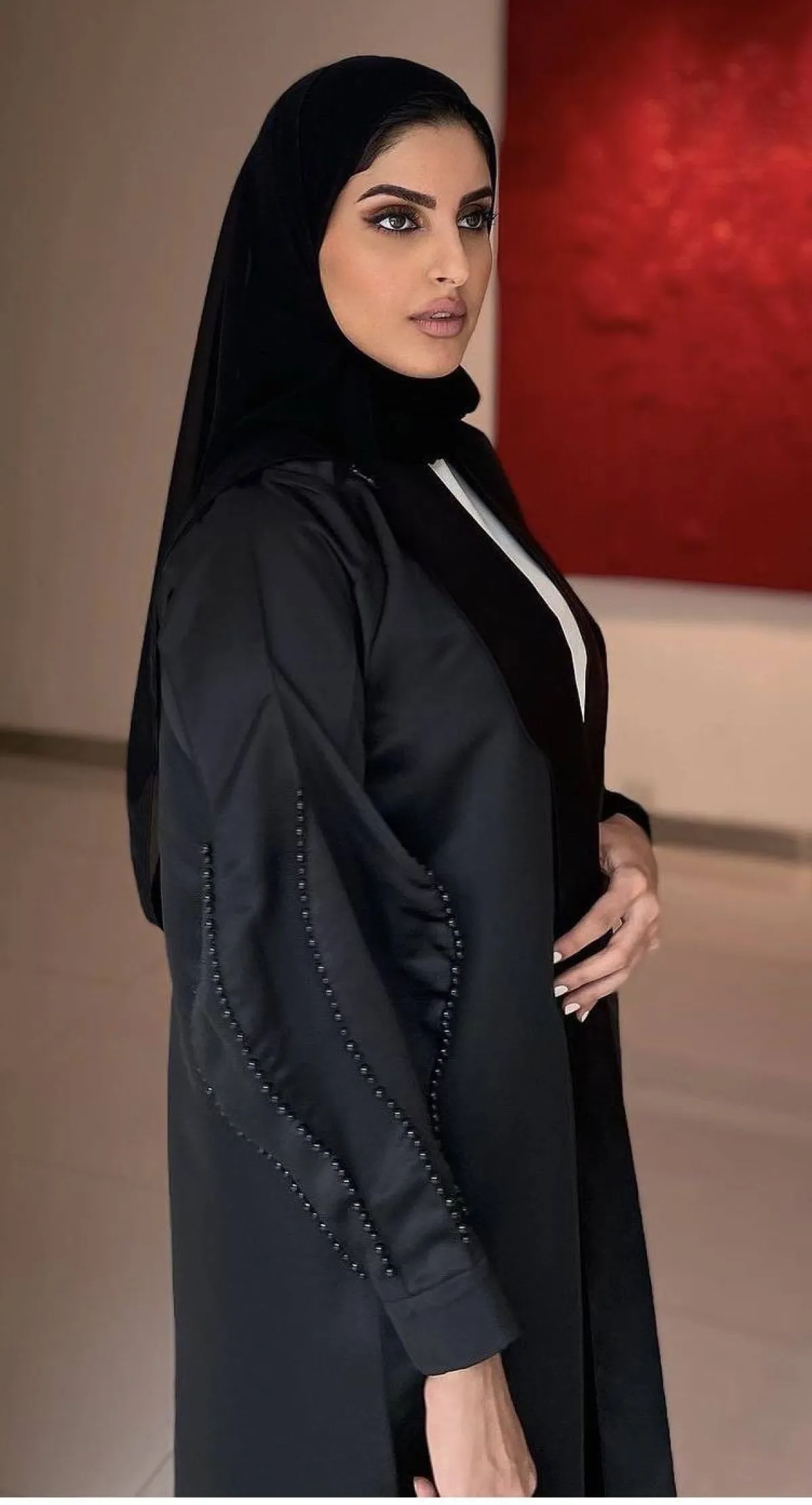 عباية سوداء