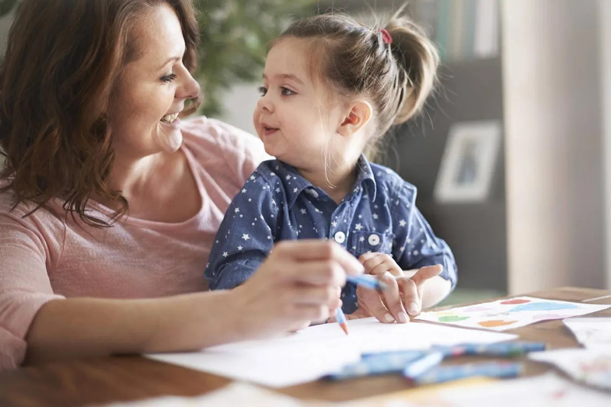 صورة لأم وطفلتها