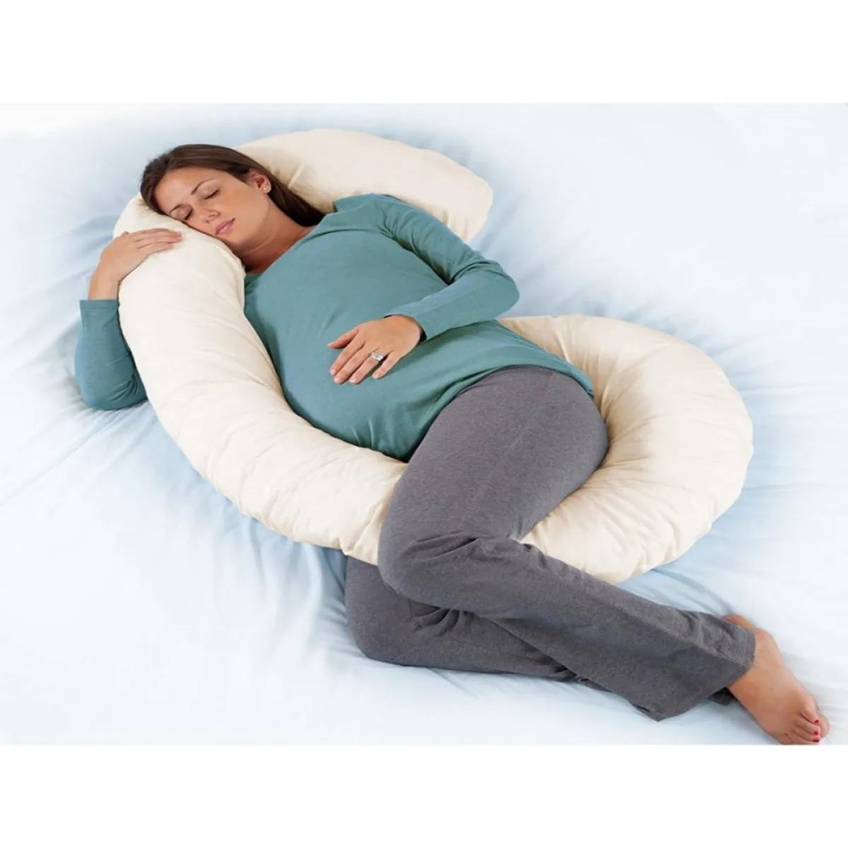 صورة لحامل نائمة على الجانب الأيمن