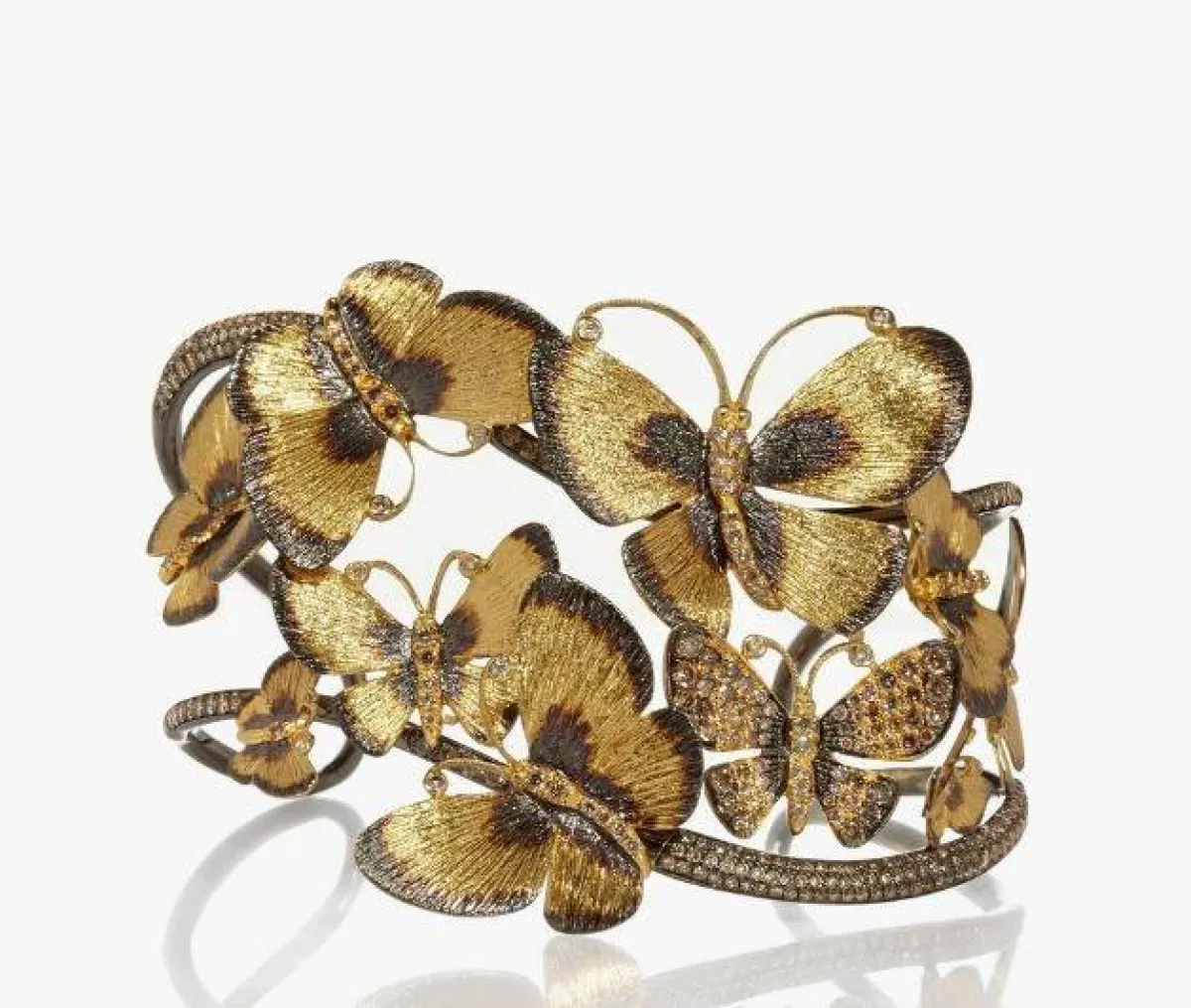 سوار ذهب فراشة مرصع بالألماس من أنوشكا Annoushka