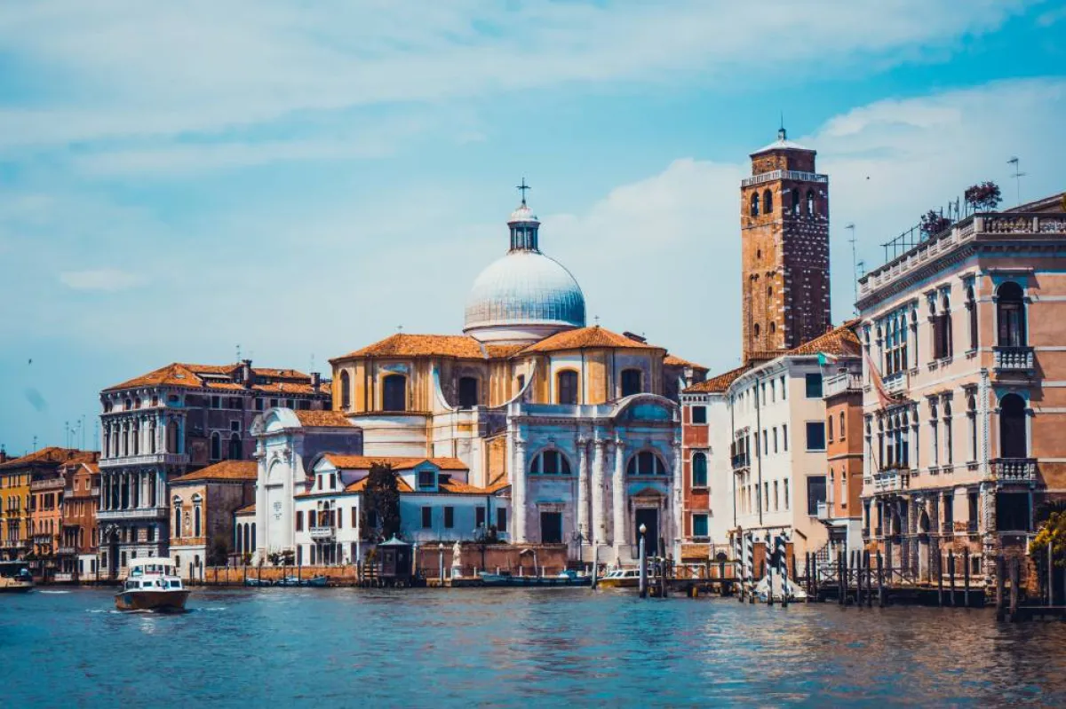 يشار إلى البندقية باسم "مدينة المياه"