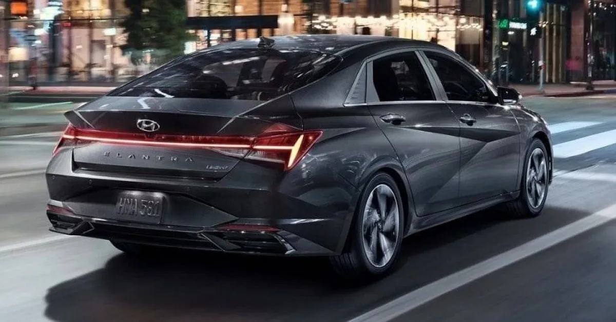 مواصفات هيونداي إلنترا 2022