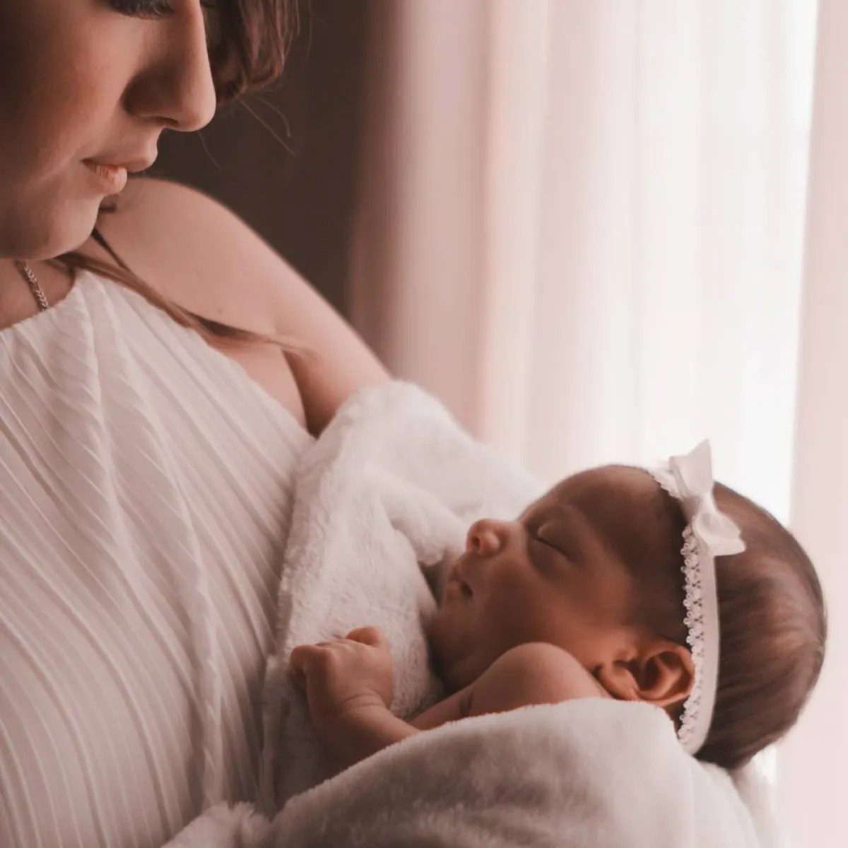 صورة لأم وطفلها