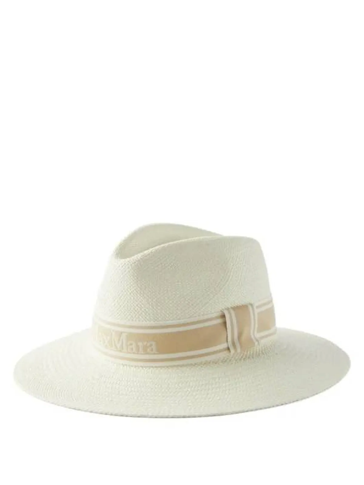 إكسسوارات باللون الأبيض