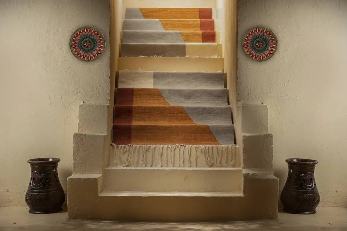 النقوش البسيطة تزيّن بساط الكليم الحديث