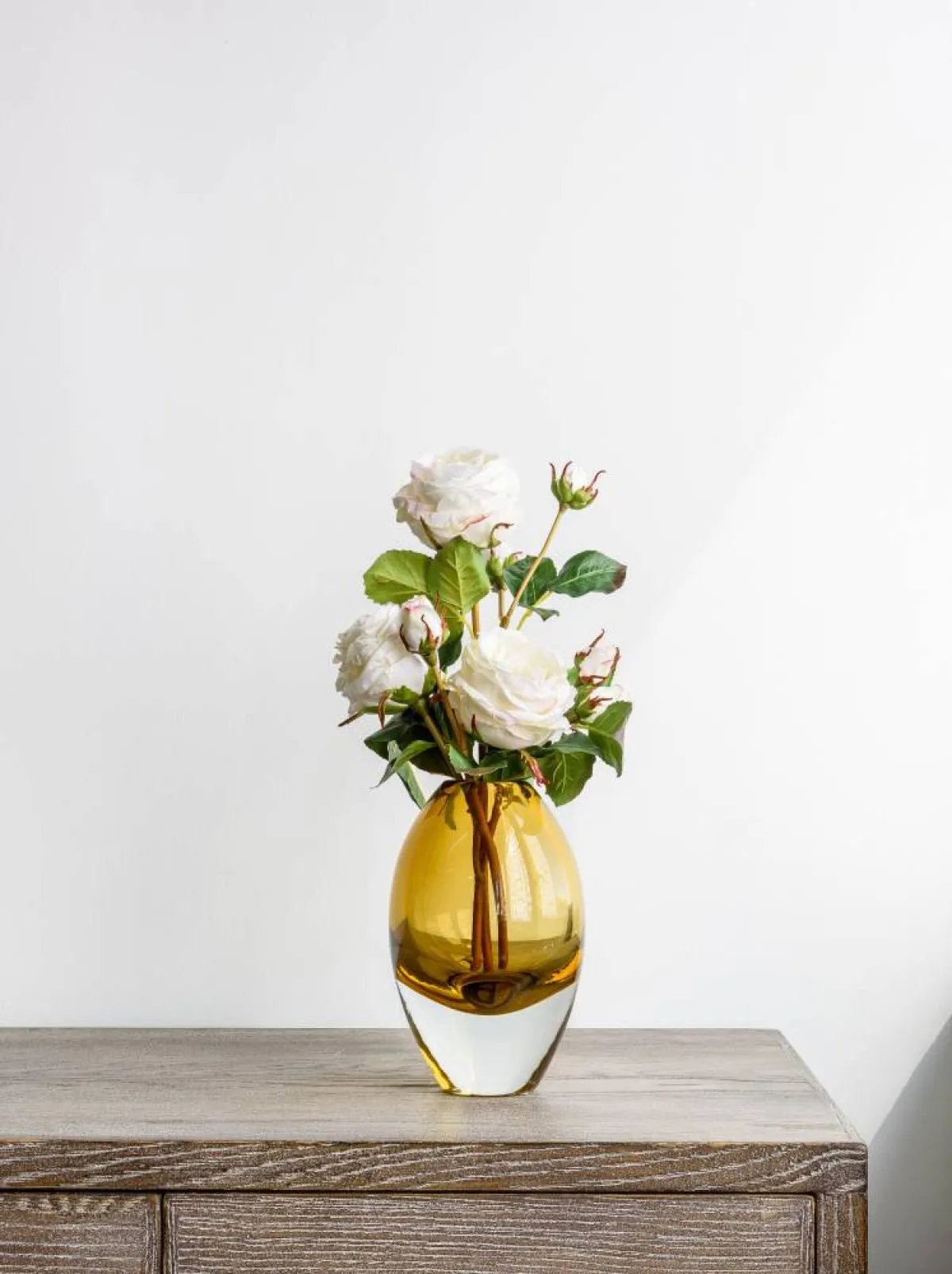  الأصفر قد يشابه زهرة دوّار الشمس أو الليمون الحامض أو نبات الخردل 