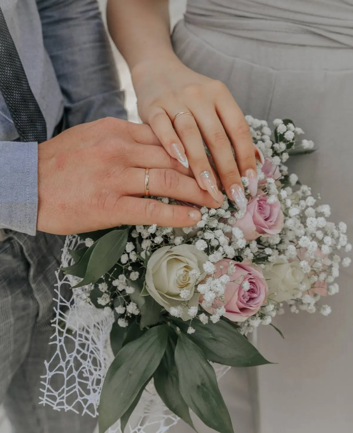 اين يوضع خاتم الخطوبة