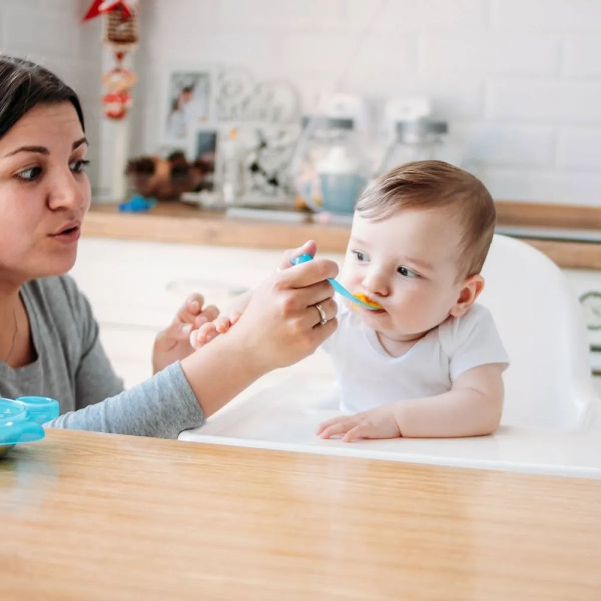 صورة لأم وطفلها