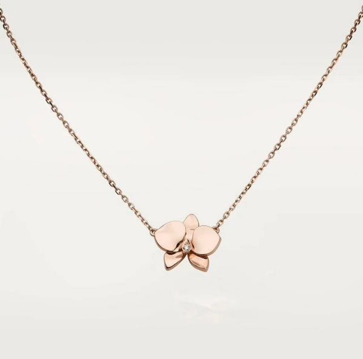 قلادة ثلاثية الأبعاد من كارتييه Cartier