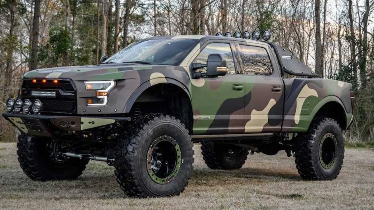 فورد لايتنج 2022 المكهربة، تسير بهوية هجومية 