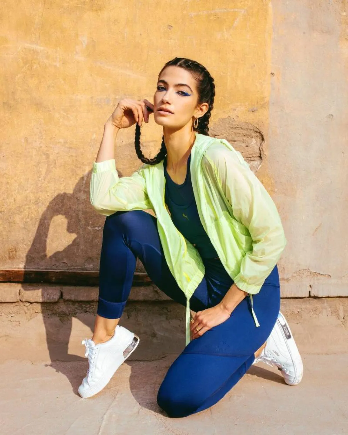 إطلالات عصرية من تارا عماد