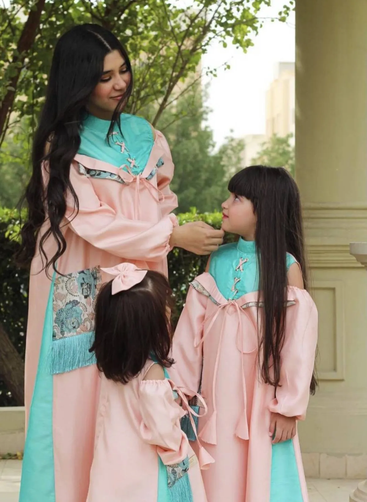 اطلالات الالوان المشرقة