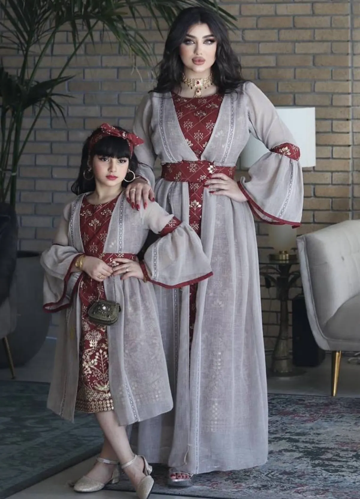 الازياء المطرزة