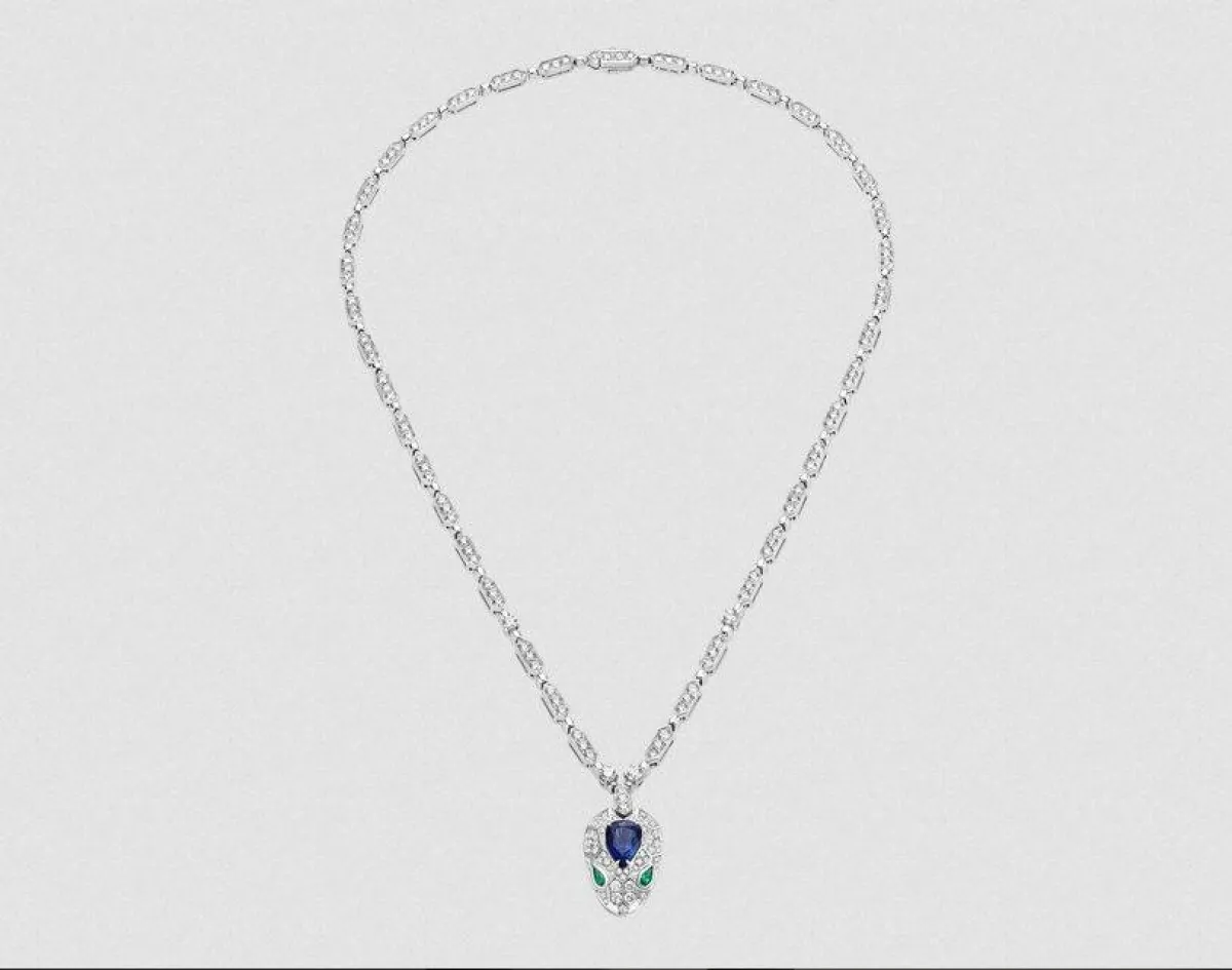 قلادة مرصعة بحجر زمرد من بولغاري Bvlgari