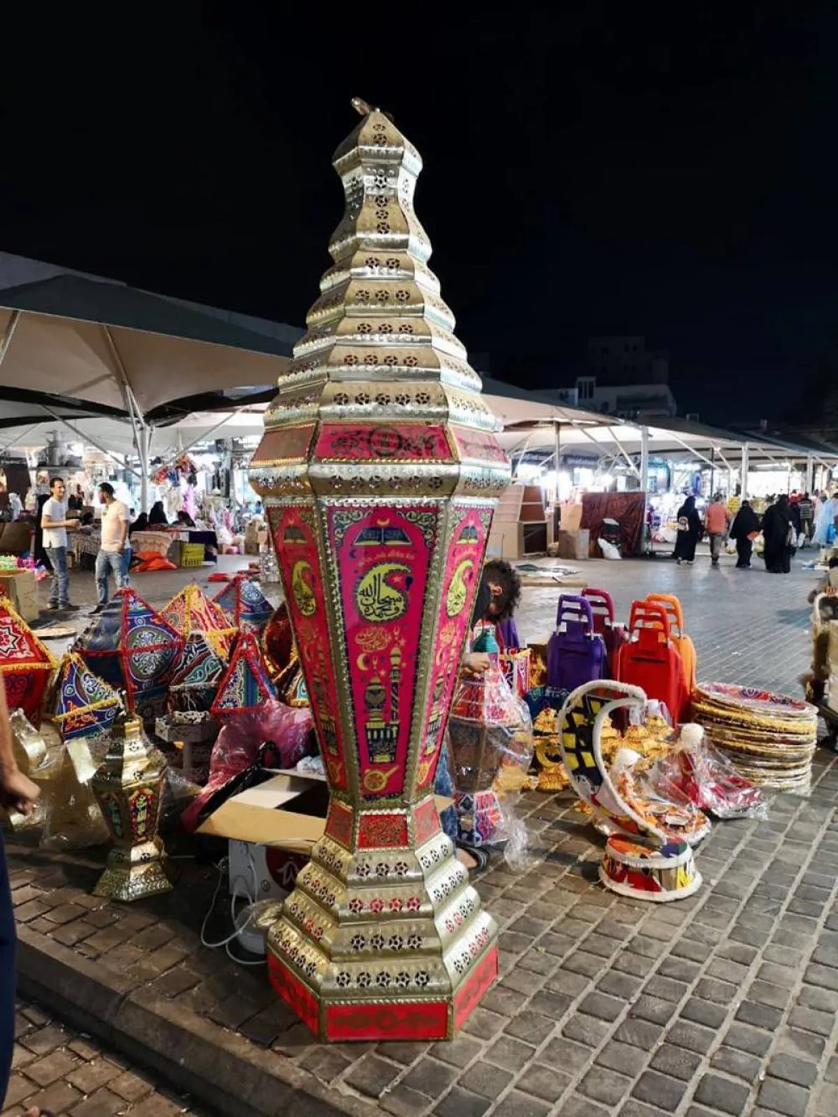 فوانيس رمضان هذا العام ( مو صلاح والصبارة الراقصة وسبايدر مان) هم الأشهر حاليا 