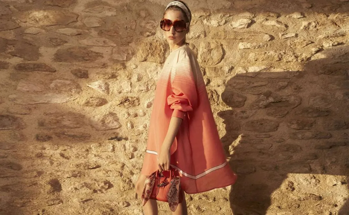 حقائب بألوان منعشة 