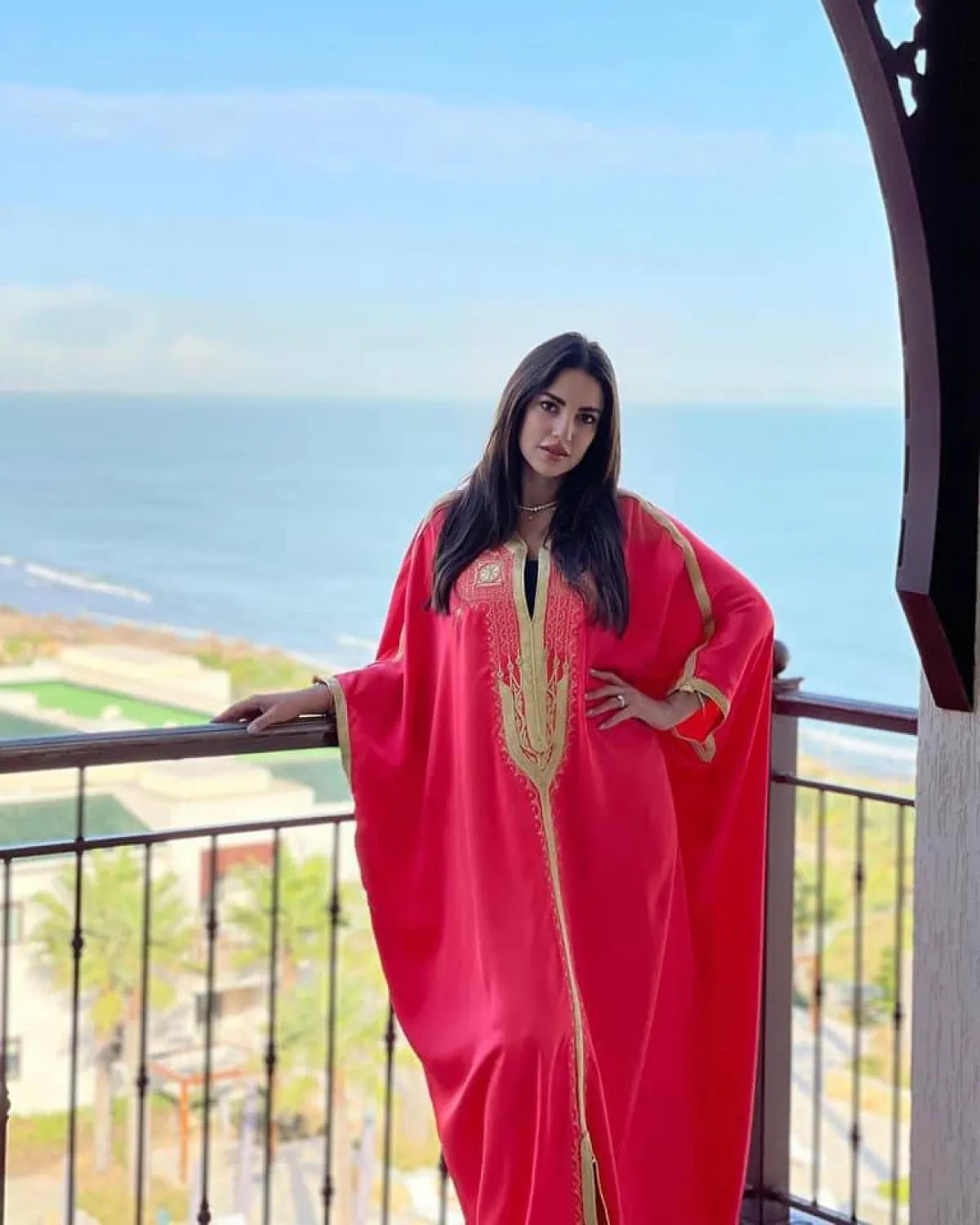 درة بفستان من تصميم تونسي- الصورة من حسابها على الفيس بوك