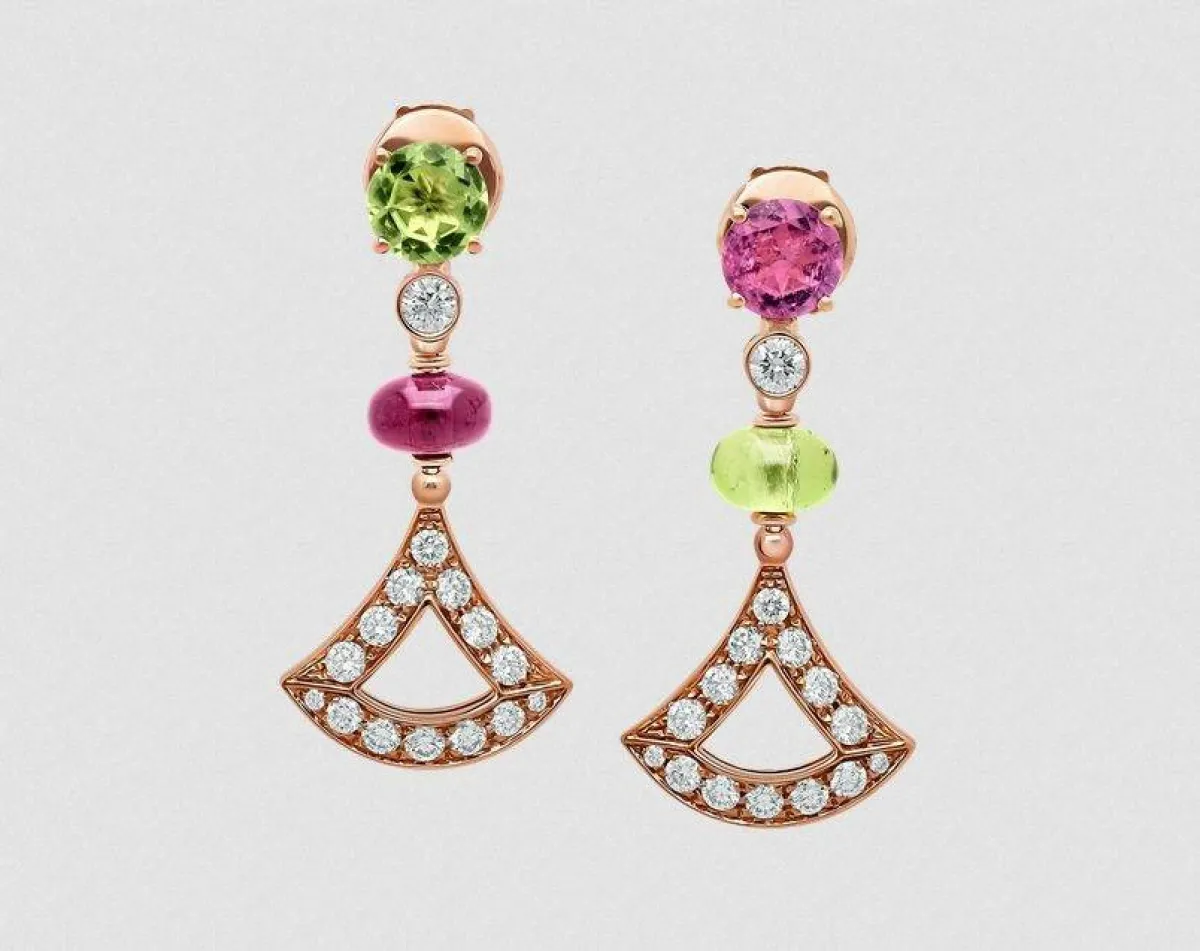 أقراط طويلة مرصعة بالأحجار الكريمة من بولغاري Bvlgari