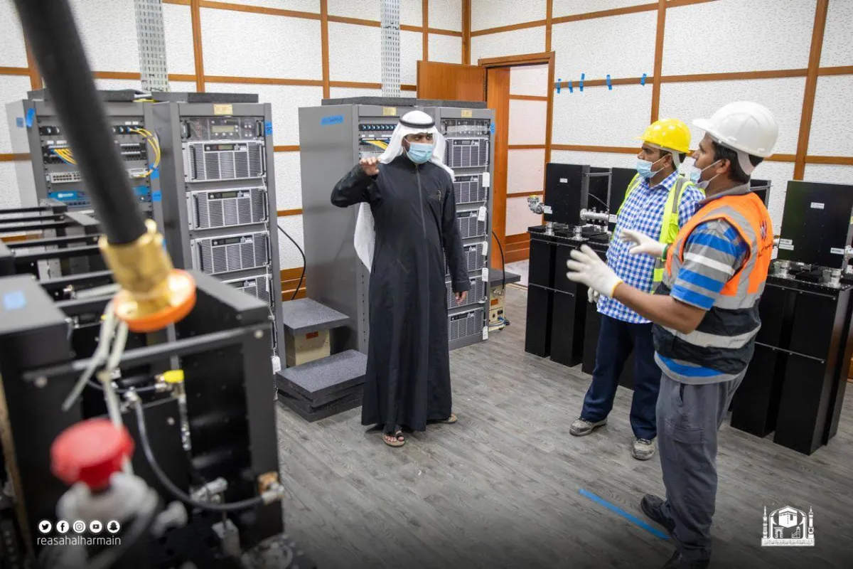 تجهيز مقرات البث المباشر والترجمة بنظام إطفاء حريق متطور ونظام القدرة غير المنقطعة (UPS)