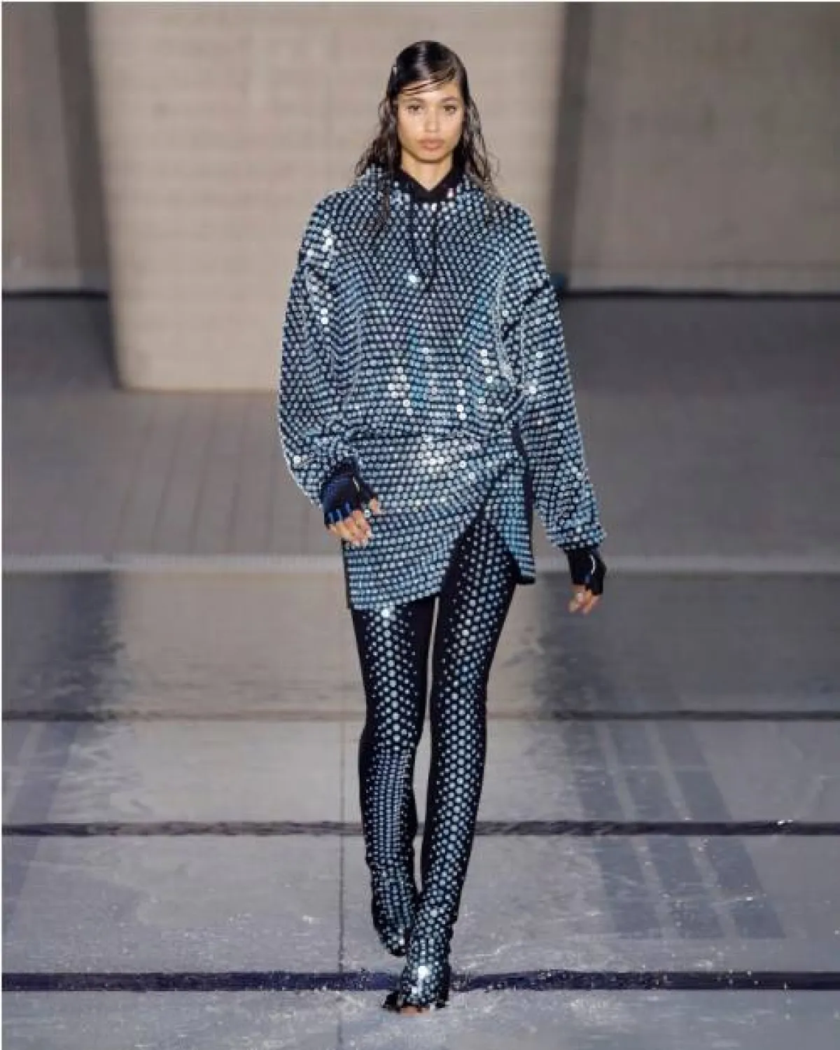 بدلة مطرزة بالترتر من دافيد كوما  David Coma