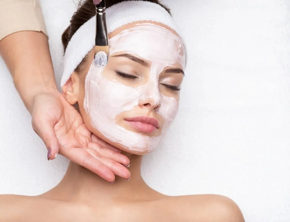 فوائد خلطات الحلبة للبشرة