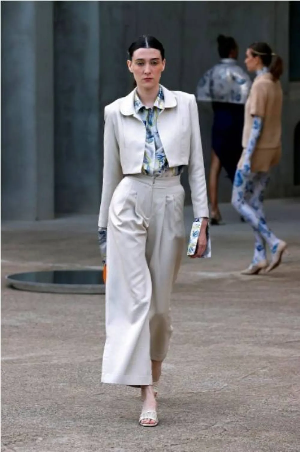 سروال بقصّة الأرجل العريضة من ألفارو كالافات  Alvaro Calafat