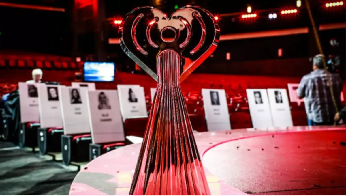 جائزة iHeart - الصورة من موقع الجائزة في الانترنت