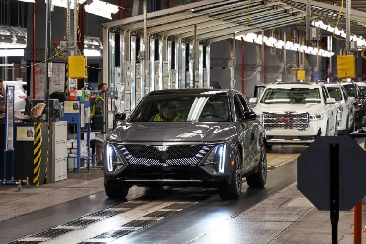 الكشف عن أول كاديلاك ليريك الكهربائية 2023 بخط الإنتاج الأمريكي 