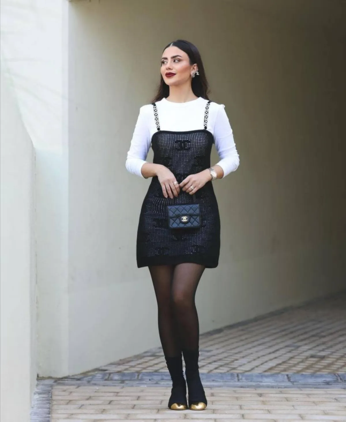 إطلالات مونوكروم بالأسود والابيض