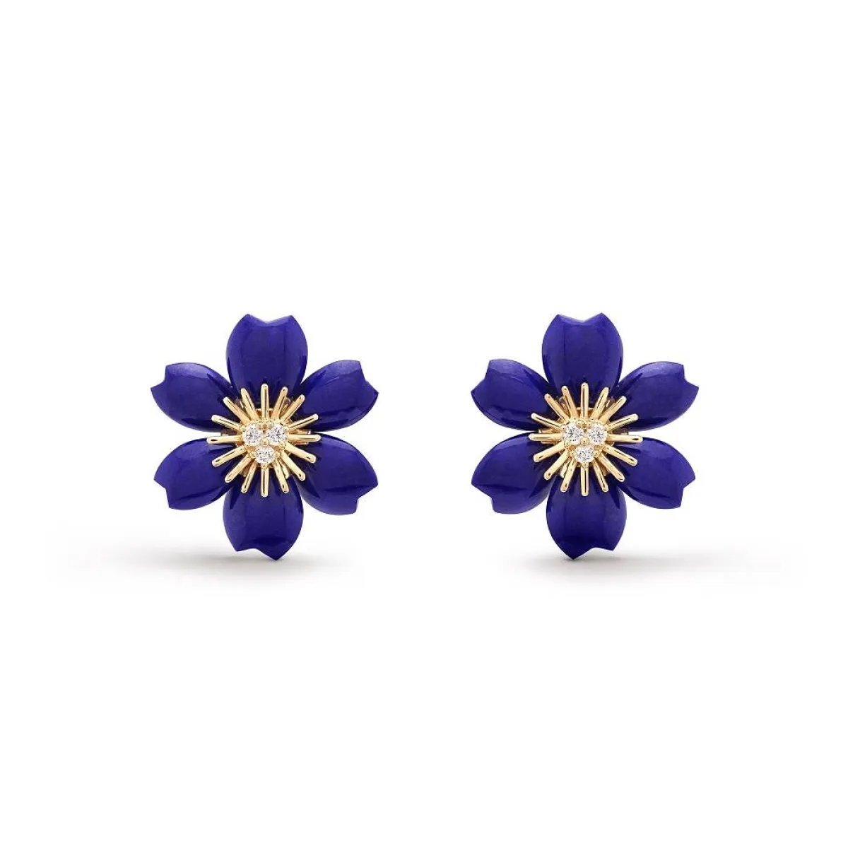 أقراط مرصعة باللازورد من فان كليف آند أربلز Van Cleef & Arpels