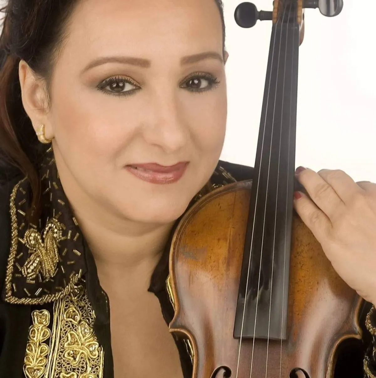 امينة الصرارفي الصورة من حسابها على الفيس بوك