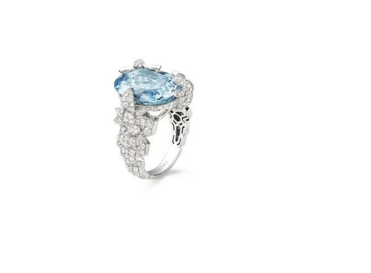 خاتم مرصع بحجر الأكوامارين من شوميه Chaumet