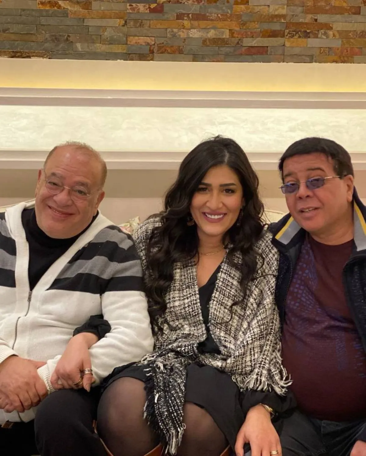 دنيا مع والدها الفنان صلاح عبد الله - الصورة من حسابها على انستغرام