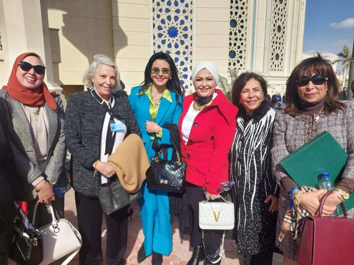 فريدة فهمى وجاسمين طه والمهندسة أمل مُبدى، رئيس الاتحاد الرياضي المصري للإعاقات الذهنية على فيسبوك