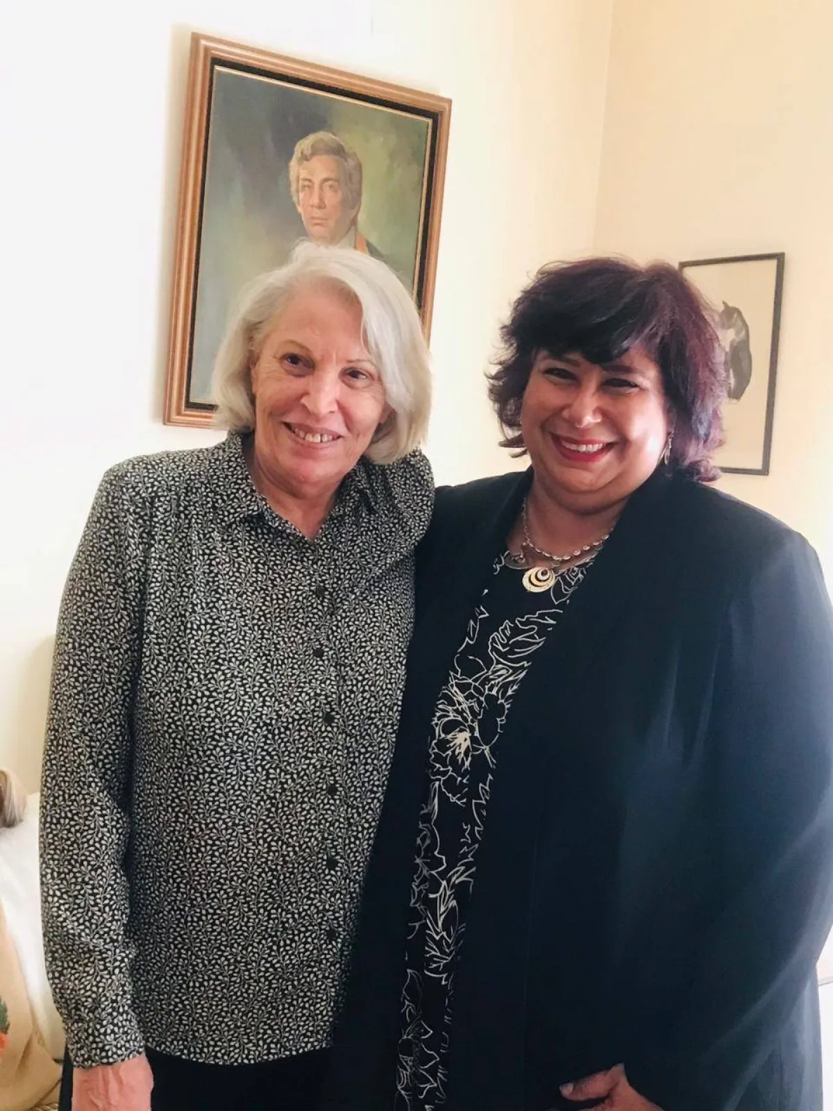 فريدة فهمي مع وزيرة الثقافة إيناس عبد الدايم- الصورة من حساب وزارة الثقافة المصرية على فيسبوك